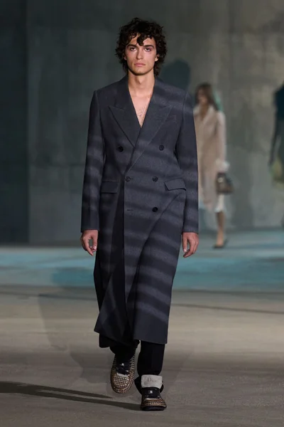 Look 38